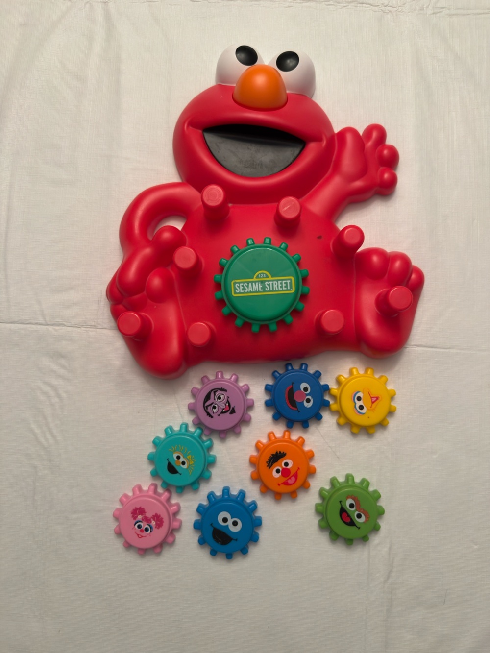 Sesame Street Red Gear Playset with Multicolor Character Gears